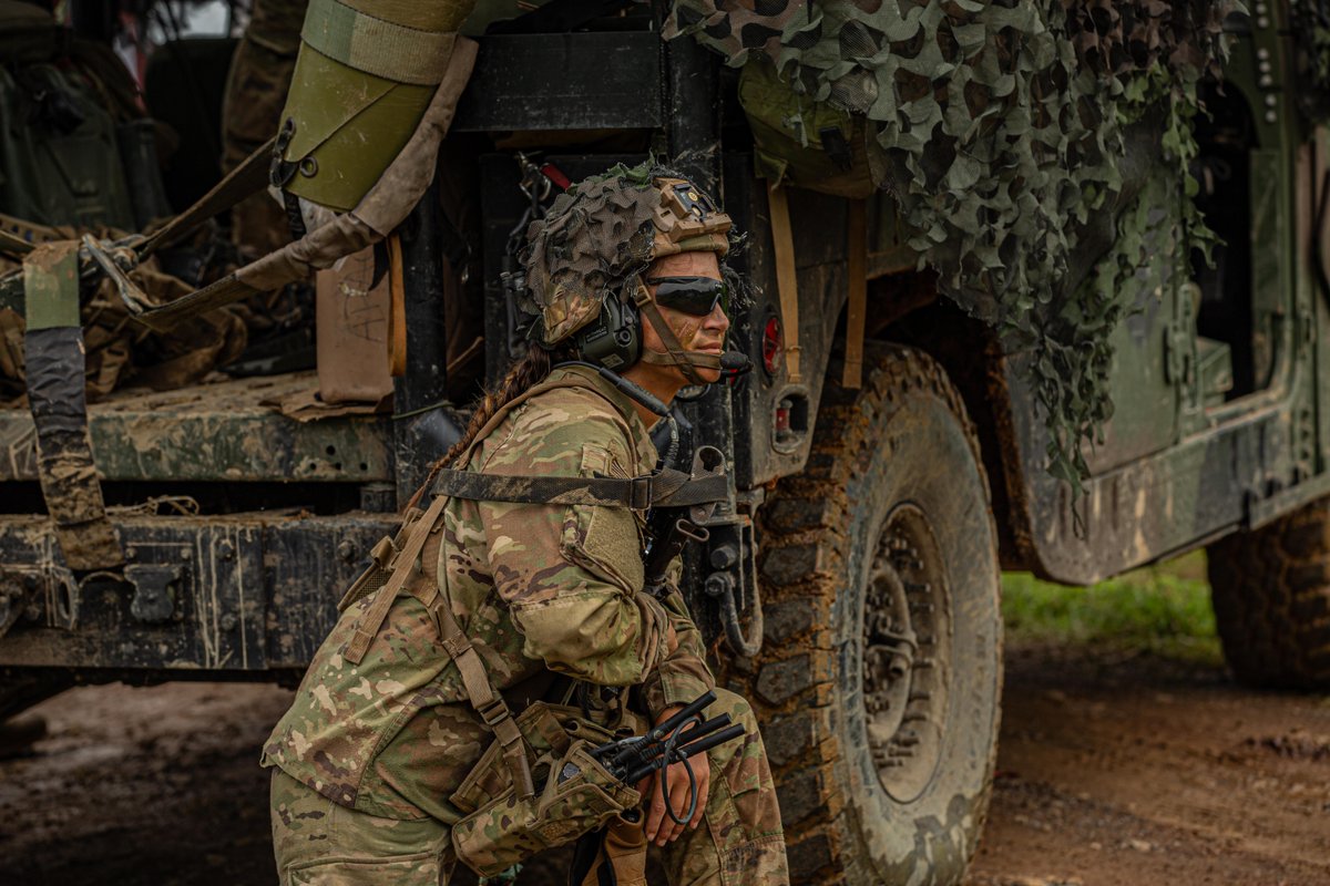 25thID's tweet photo. ⚡Broncos in Malaysia ⚡

Throughout Exercise #KerisStrike, @3ibctbroncos displayed the importance of readiness and being #BrilliantInTheBasics in the #IndoPacific. https://t.co/uNdHii8Lfi
