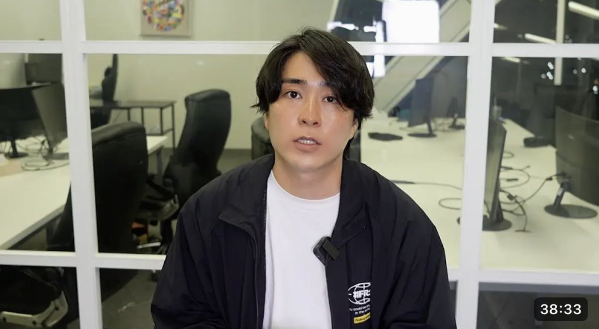 kaneto_solomon's tweet photo. 最高に優しくて最高にアツい友達であり、元相方の津村の動画を是非見てください。
感謝してもしきれないですこれは。

この休止期間で行動はしてきたので見返せるように頑張ります。
視聴者の方には動画で伝えていこうと思います。

悔しいし情けないけど、人生の底を初めて経験できて今回の騒動は本当にあってよかったと思ってます。
今までみたいに努力せずに要領よく結果出せてきたフィールドにはもういないことを再確認できたと思い込もうとしています。

かつての津村のように僕も這い上がる覚悟ができてるので皆さん温かく見守ってください。
アンチ含めすべてコメントも見てます！ありがとうございます！

-------------------------------------------

コメントを見てて一個だけ視聴者の方々に勘違いしてほしくないのはキーエンスはめちゃくちゃいい会社だということです。

①仕組み
全員がもちろんできるわけではないですが、平均点以上は誰もが出せる仕組みがある会社です。その中で飛び抜けてすごい人が生まれるように全員に対してがんじがらめではなく、自由に裁量権を持って放任的にやらせてくれます。監視されたりするのも出来ない人を成長させるためという目的です。

②正当な評価設計
社内政治だけでは絶対に決まらない評価設計になっています。なので財閥系企業のような派閥からの出世などは全くなく、完全実力主義です。
全ての指数が言語化されており、その上で昇進試験もあるので、定性的に決まることはないです。営業できるのに出世しない方はシンプルにルールを守れない、人を指導することが向いてないなどが理由です。本社にいたのでそこは明白です。

③給料
どんなできない人でも1,000万もらえる会社は他にないです。これに尽きる。
できる人から抜けて行ってるイメージもありますが、会社員でやっていきたい人にとっては天国かなと思います。

他にも企業としての価値は多様にありますが、会社員の方々にとって素晴らしい点は主にこの三つだと思います。

津村の心打たれるメッセージは受け取った上で、この誤認識だけはしないようにしてください！

https://t.co/sXZaNr4hFP