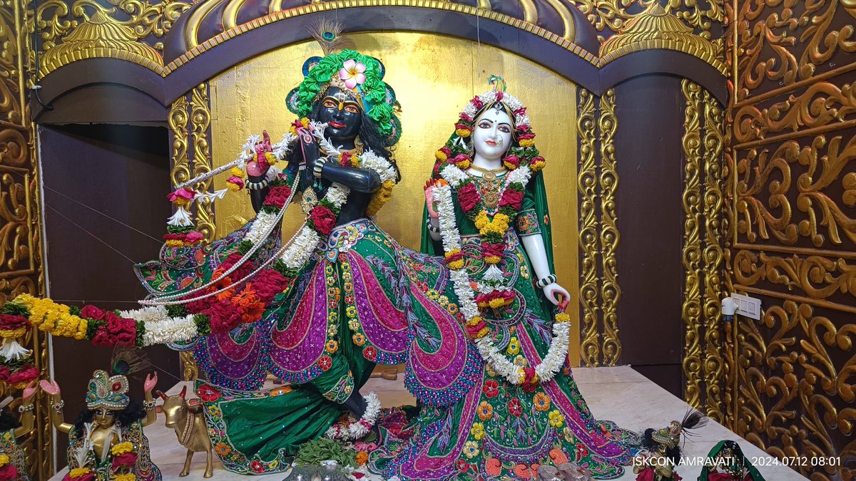 IskconAmravati's tweet photo. ━❀꧁𝐻𝑎𝑟𝑒 𝐾𝑟𝑖𝑠ℎ𝑛𝑎꧂❀━

     🙏🏽 Sringar Aarti Darshan 📿
   🌷Sri Sri Rukmini Dwarkadhish || ISKCON Amravati🌷

  ━❀꧁12/07/2024 ꧂❀━

#iskcon #iskconamravati #JaiShriHari #JaiShreeRam #Jaishankar #Krishna #RadhikkaMadan #RadhikaMadan #pandharpur #Vitthal #Vari https://t.co/dHMUMDw84N