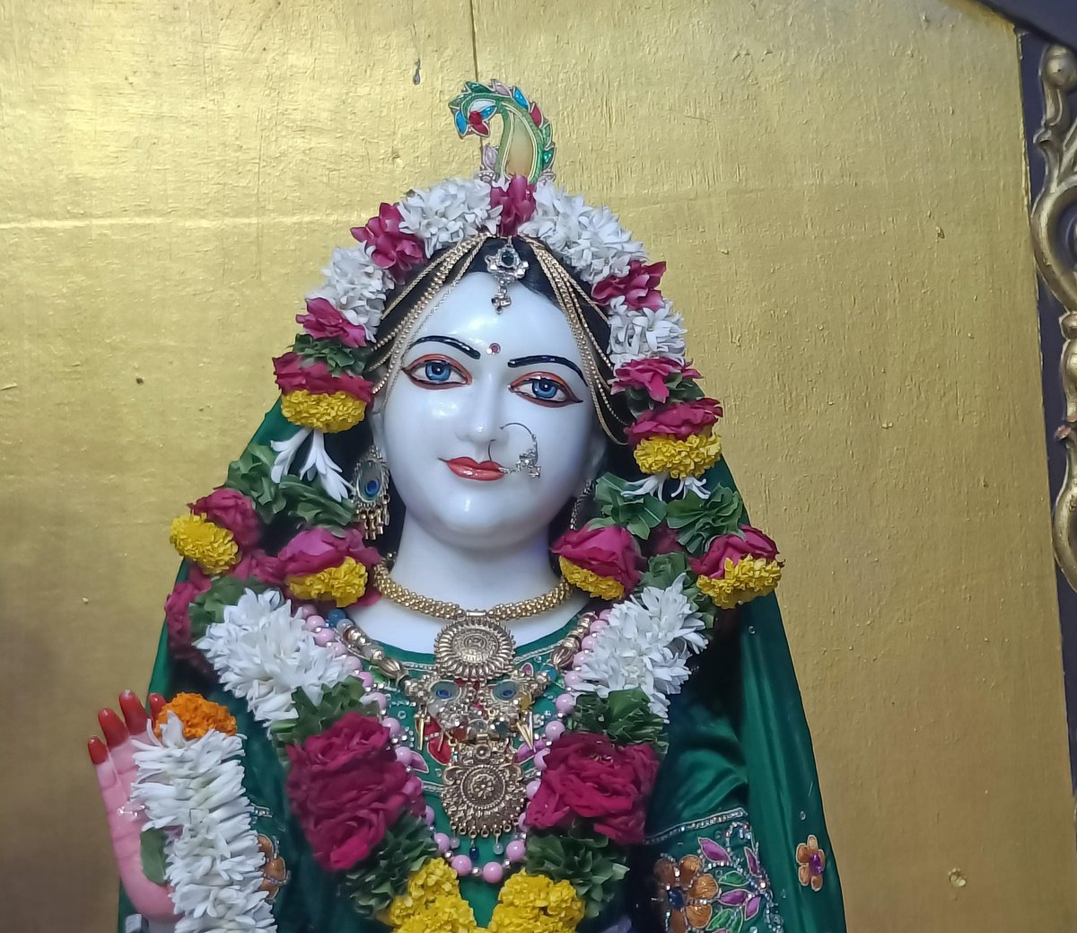 IskconAmravati's tweet photo. ━❀꧁𝐻𝑎𝑟𝑒 𝐾𝑟𝑖𝑠ℎ𝑛𝑎꧂❀━

     🙏🏽 Sringar Aarti Darshan 📿
   🌷Sri Sri Rukmini Dwarkadhish || ISKCON Amravati🌷

  ━❀꧁12/07/2024 ꧂❀━

#iskcon #iskconamravati #JaiShriHari #JaiShreeRam #Jaishankar #Krishna #RadhikkaMadan #RadhikaMadan #pandharpur #Vitthal #Vari https://t.co/dHMUMDw84N