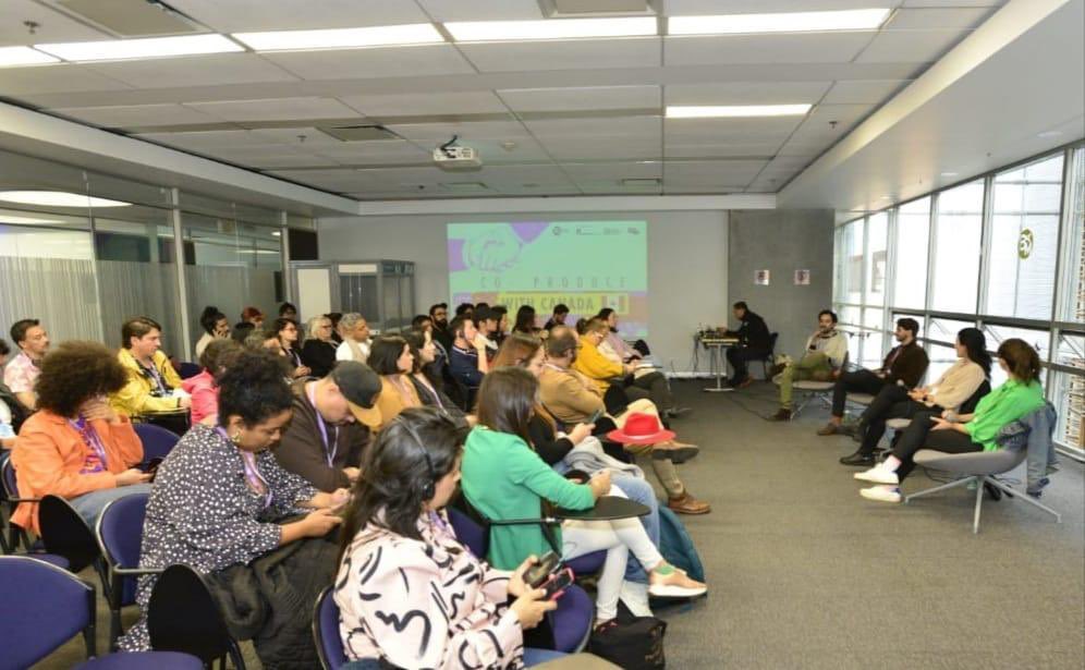 BAM_Bogota's tweet photo. 🎬 Concluimos de gran manera el cuarto día de #BAMQuince, una jornada cargada de cine, creatividad y oportunidades. 🎥 El #BAM2024 sigue elevando el talento colombiano en la industria audiovisual 🇨🇴🎊

💥 ¡Los esperamos mañana 12 de julio!

#ModoBAM #BAMQuince #LasIdeasSeAcercan https://t.co/mzHPHnzccY