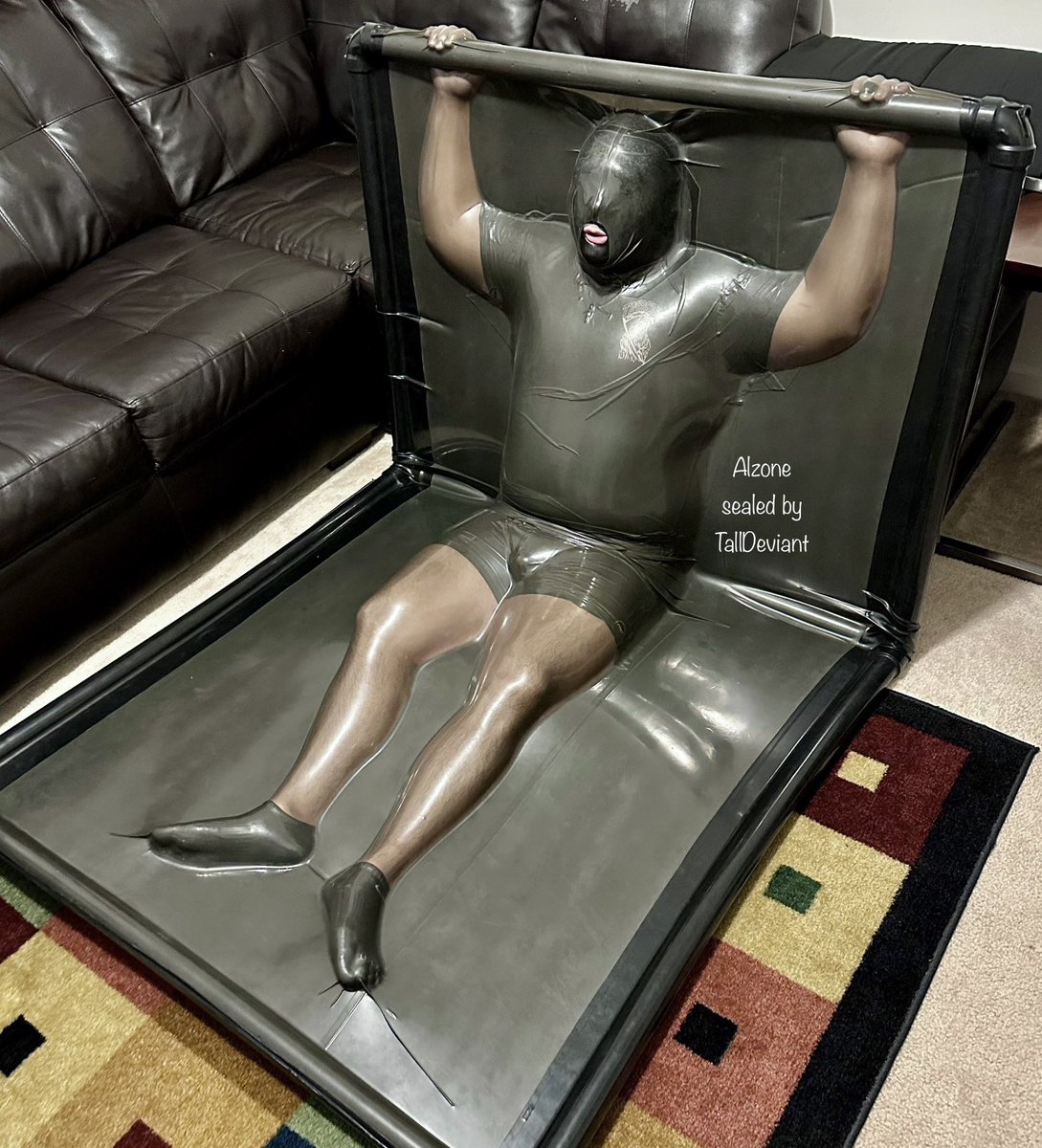 TallDeviant's tweet photo. Test #1 of the 90° vacbed - Suckcess. 

#vacbed #vacuumbed #vacrack #latex #rubber #bdsm #bondage #encasement #gimp https://t.co/C7N9Mr7gEs