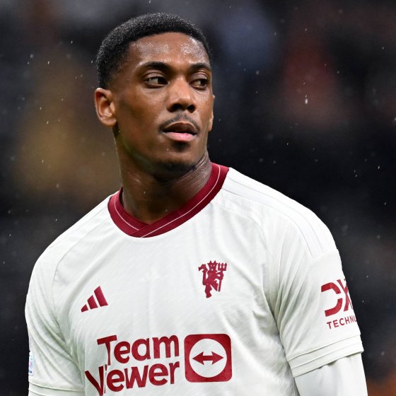 DeadlineDayLive's tweet photo. 🚨 Anthony Martial has turned down many approaches from England as he considers a move to a new league.

Como are one of the clubs who have made an approach for the striker, who is now a free agent.

(Source: @FabrizioRomano) https://t.co/QeouHUbf68