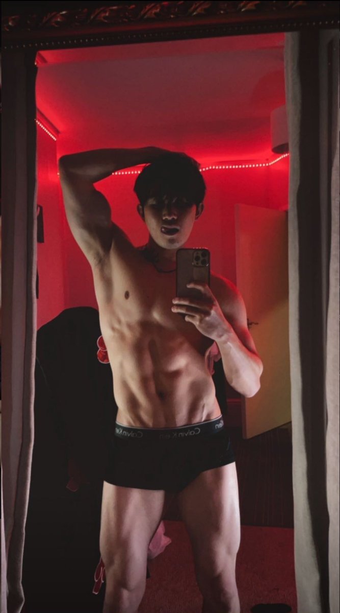 Art_IsWill's tweet photo. His mirror selfies are the best🔥 (Don’t forget his ppv content is insane link my bio for his OF) #onlyfans #onlyfansppv #onlyfansman #abs #biceps #arms #veins #vline #menpecs #underwear #underwearbulge #explicitcontent #explicitppv #explicit #nsfwtwr #cock https://t.co/s3maVEOoEa