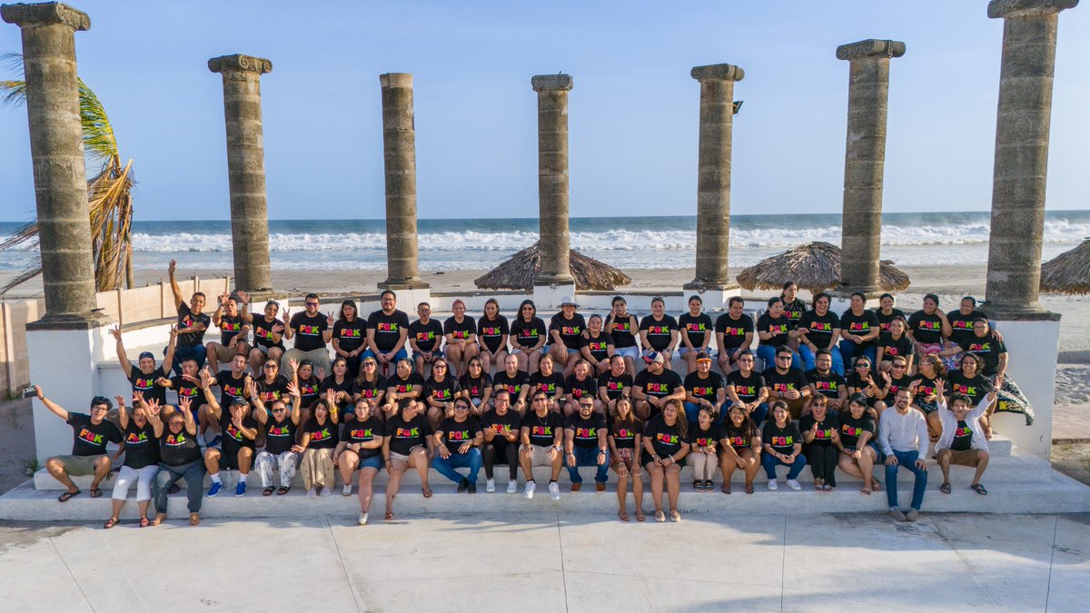JuanaJule's tweet photo. Agradecida de poder celebrar con nuestros #EducationalRockstars. Admiro su entrega, su cariño y su pasión por hacer el mundo mejor cada día, con cada niño, joven, emprendedor social y líder comunal, y cada persona con la que interactúan!
#Oportunidades #AAQA #TuChance @fgk_sv https://t.co/frAUudxISa