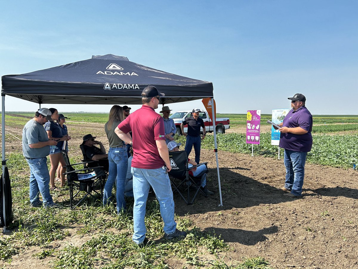Thanks <a href="/M_NesbittAg/">Mitch Nesbitt</a> and <a href="/Olson_Ag/">Craig Olson</a> for an informative plot tour for the <a href="/SthCntryCoop/">South Country Co-op</a> Grow Team. It was another hot one so the mobile shade was very welcome.