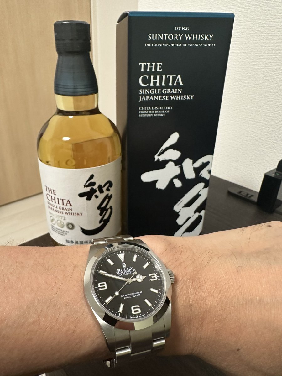 master_ark's tweet photo. 知多、買っちった🥃
#ロレックス
#エクスプローラー1
#エクスプローラー40
#224270
#rolex
#explorer40
#腕時計好きな人と繋がりたい
#腕時計魂
#腕時計好き
#腕時計マニア
#ひろさん高級腕時計チャンネル
#知多
#ジャパニーズウイスキー https://t.co/I1CgA3t4TW