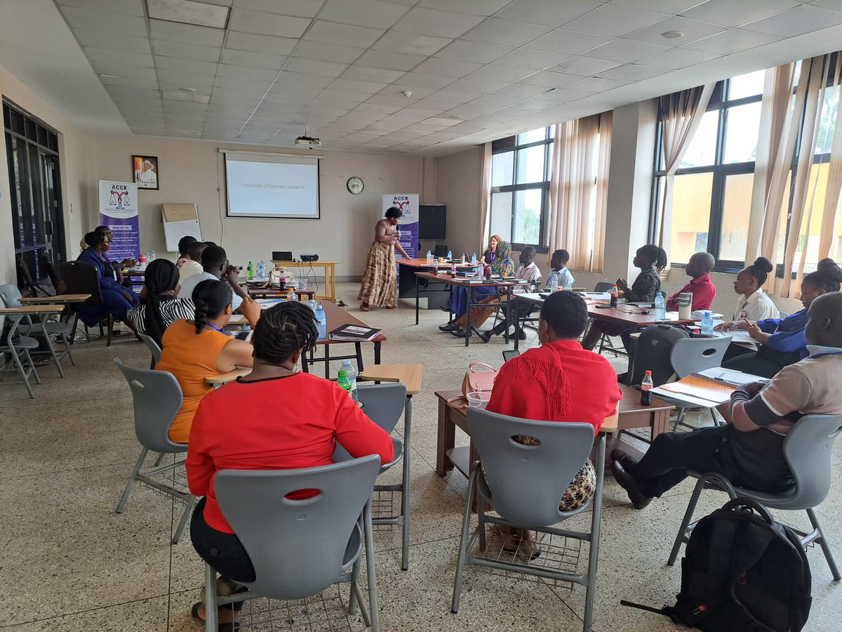 angela_ella4's tweet photo. It’s been a great week to be alive in Kampala,Uganda where on the 9th -10th of July, @accruganda held a Good clinical practice training course for over 25 midwives @MulagoSWNH. Great thanks to @AlisonNWLChamp ,@najjuuko_betty
#Researchispower #ForMidwives #ForMidwives https://t.co/seFORJP6Rn