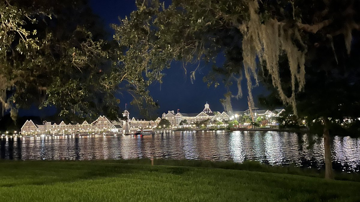 brent2smith's tweet photo. @disneytipsguy https://t.co/i73XV0lvz7
