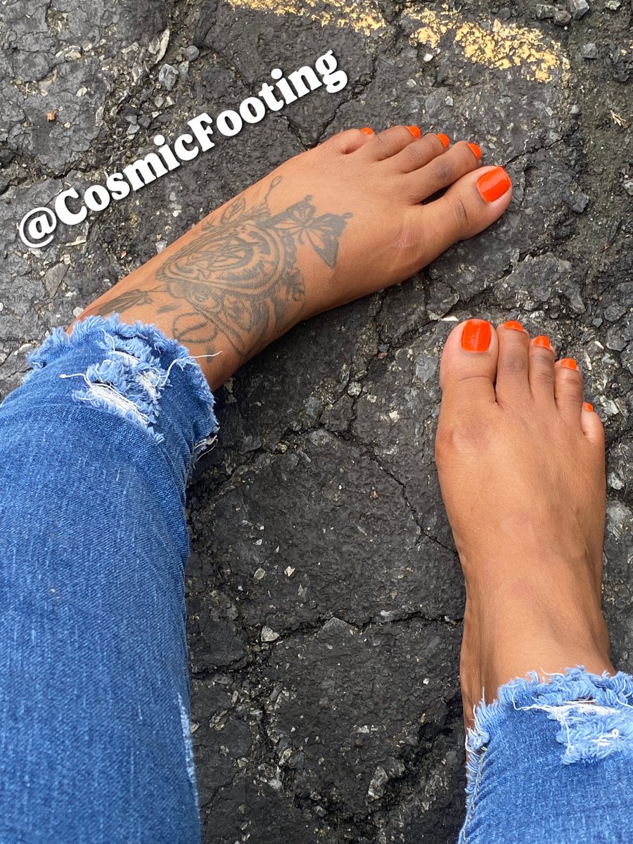 CosmicFooting's tweet photo. Do you like my toes?!?!😊😉 DM me for prices if you wanna see more #feetpics #feetpic #footpics #footpic
#footfetish #feetfetish #footpictures
#feetpictures #toefetish #prettyfoot
#prettyfeet #prettytoe #prettytoes #CosmicFooting https://t.co/epyyyAPaik