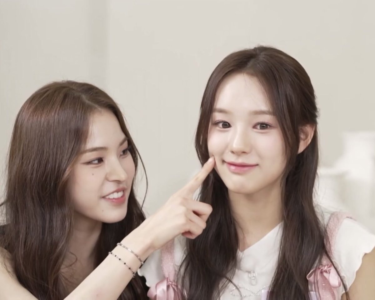 picsarang's tweet photo. mylovez’s photo sequence ♥️ https://t.co/UbeI644O9f