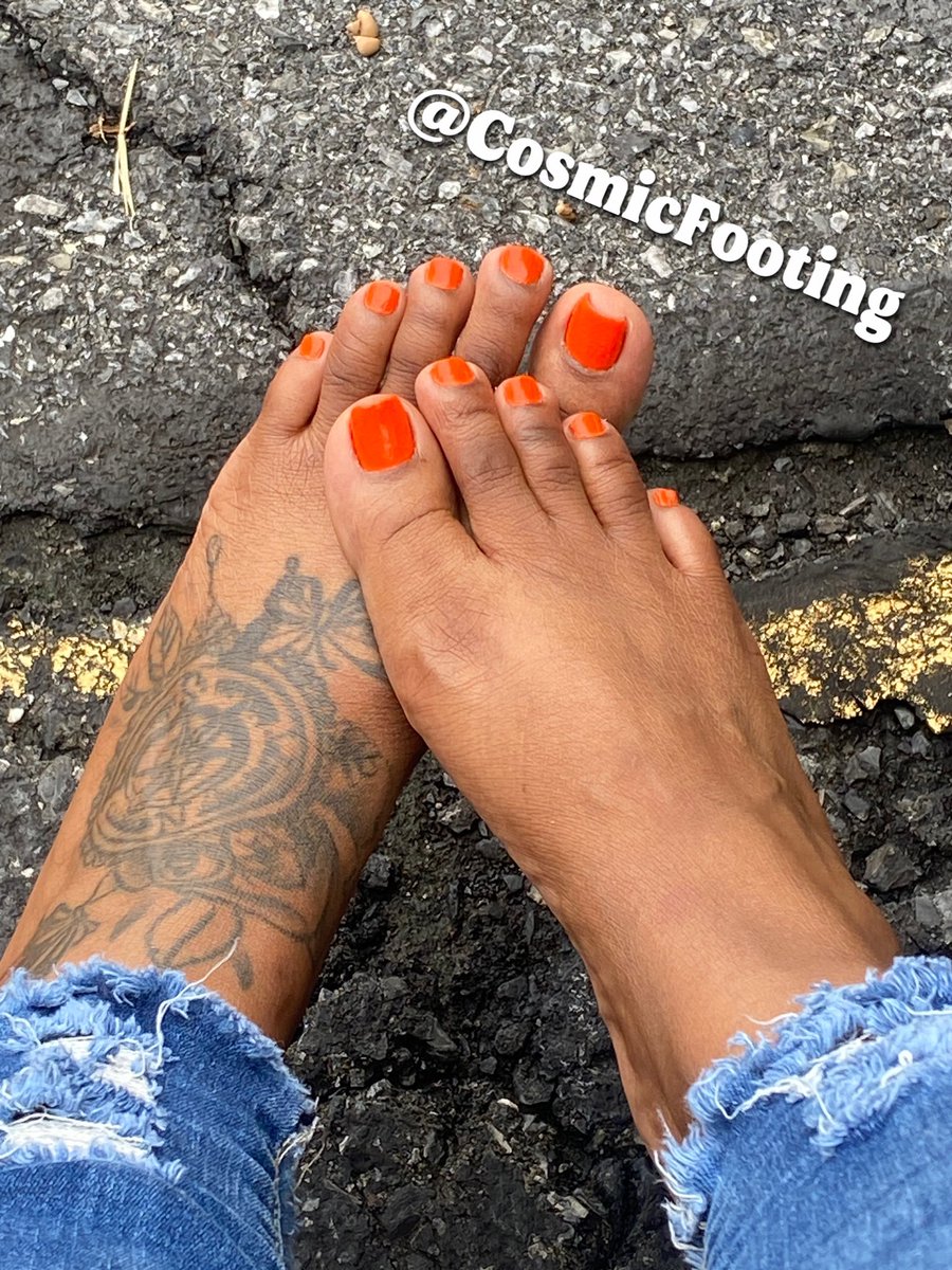 CosmicFooting's tweet photo. Who likes 👣??? I know I do🙋🏽♀️😏 DM me for inquiries if interested #footprints #longfoot #longfeet #longtoe #longtoes #pedicure #sexyfoot #sexyfeet #aatoe #sexytoe #sexytoes #sexypedicure #CosmicFooting https://t.co/EybqjPXiFe