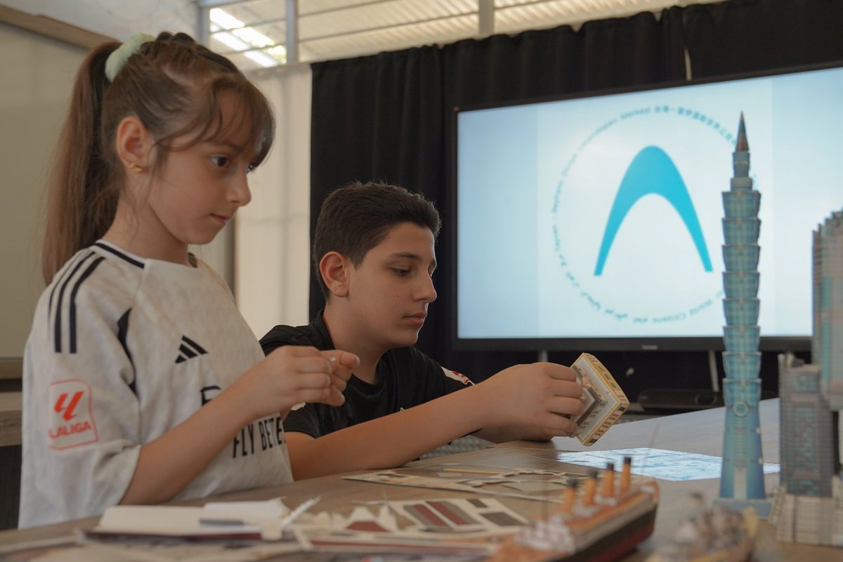 4WorldCitizens's tweet photo. #Education
Bakir, a 13-year-old creative middle school student, loves his lessons and diligently works. While his colleagues are keen to play #football and #basketball, Bakir is passionate about making #crafts, drawing, and building #models and samples.

🙏https://t.co/x8JlkPHdre https://t.co/j0fgyREa9n