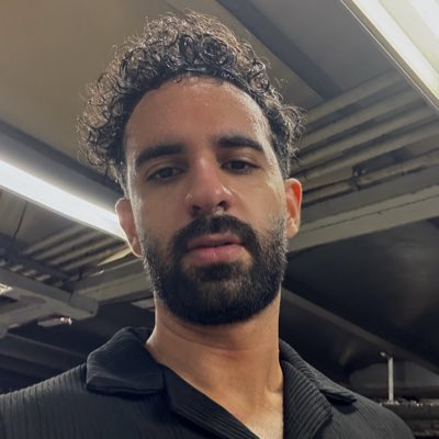 Pouyyaan's tweet photo. #NewProfilePic https://t.co/qSHtFYPp29