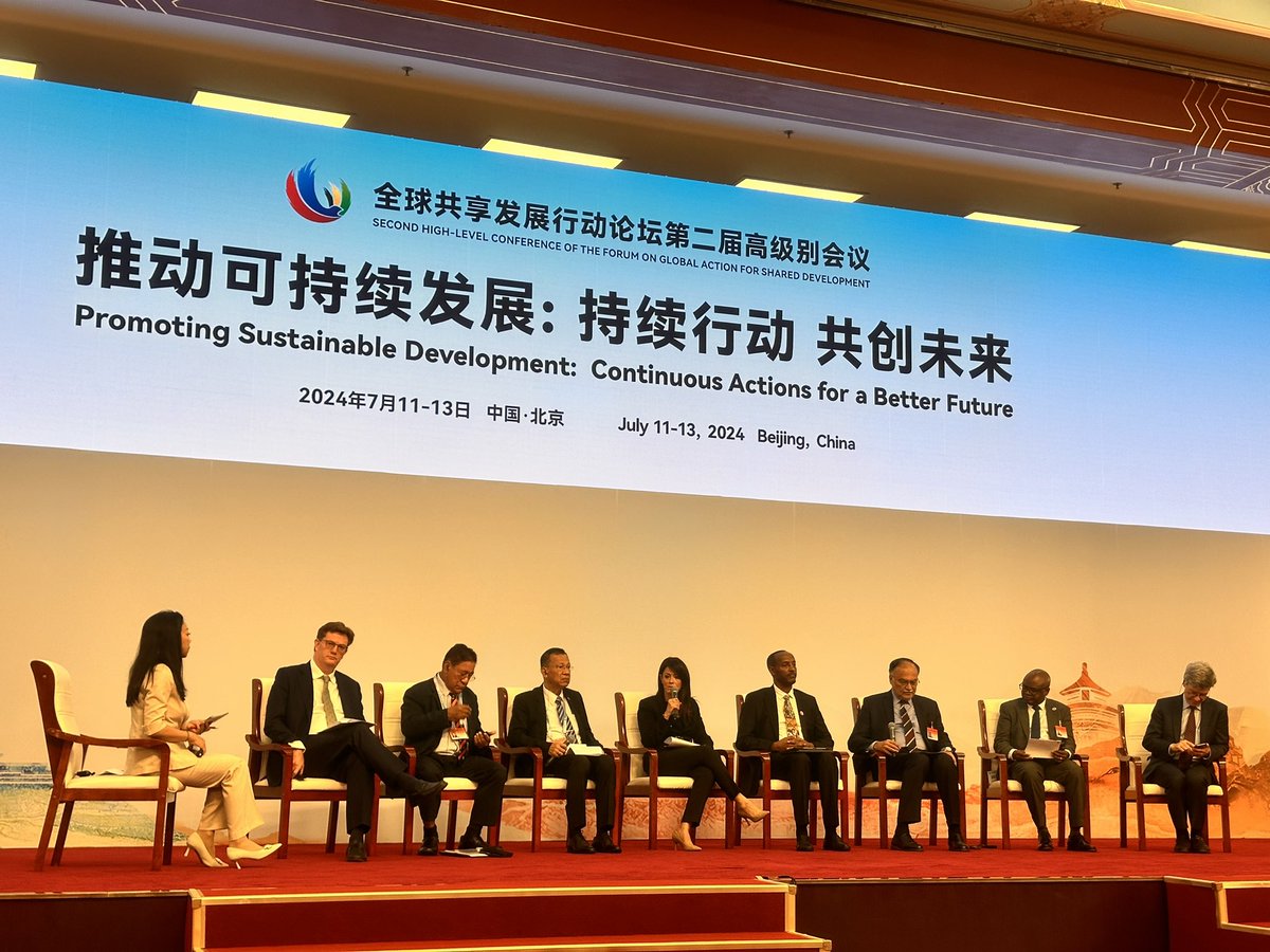 rafaravavitafi1's tweet photo. La deuxième conférence de haut niveau du Forum sur l'action mondiale pour le développement partagé se tient du 11 au 13 juillet 2024 à Pékin, en Chine. Je suis honorée d’y participer et de faire entendre la voix de Madagascar. #shared #development #highlevelconference https://t.co/DU3oLmiVNq