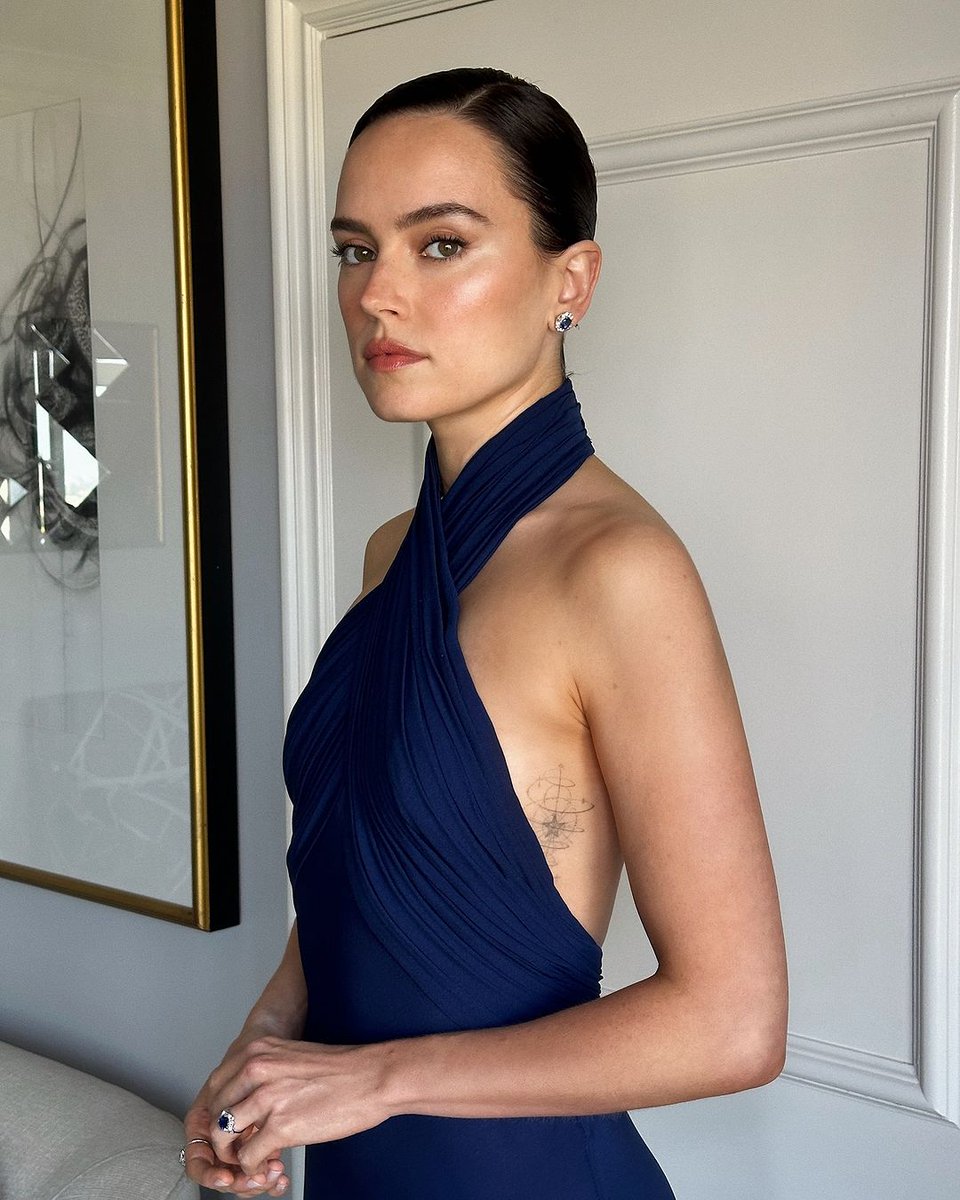 GeorginaDriver's tweet photo. Daisy Ridley tonight for ESPY Awards.
#ESPYS24 https://t.co/XYB4ABHiov