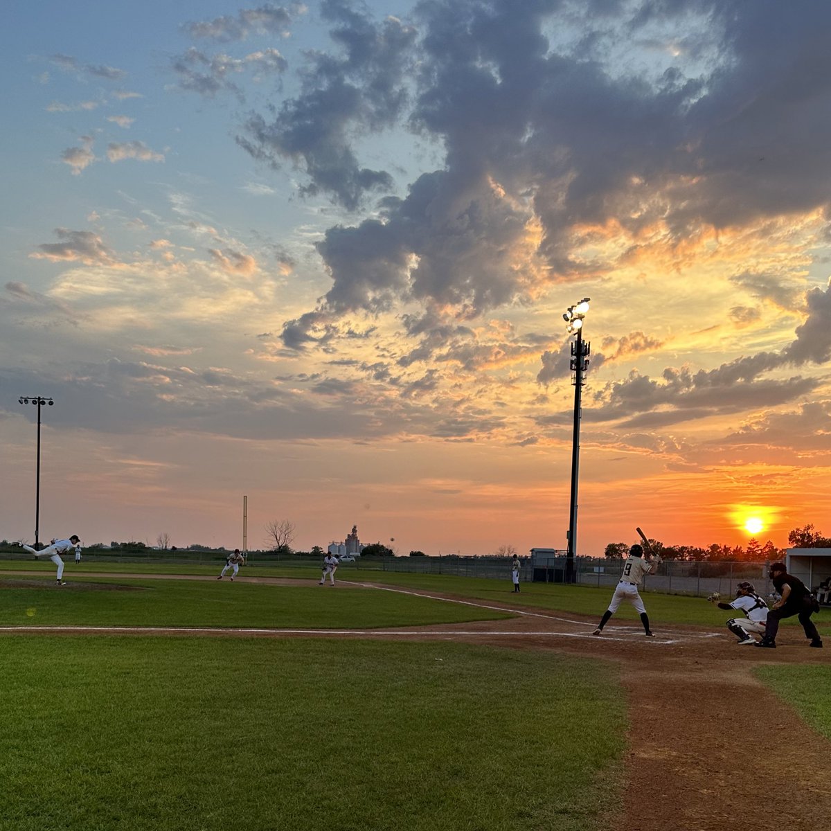 WOLVES WIN!!!

6-4 over the DBacks! Another solid night at the plate for the boys, and Carson throws another beauty on the mound. 

Great crowd with both Estevan teams playing! 👏👏

Next: the <a href="/willystaphouse/">Spirits & Sports</a> Wolves host Oxbow next Tue. July 16 at 7:30! #Saskota