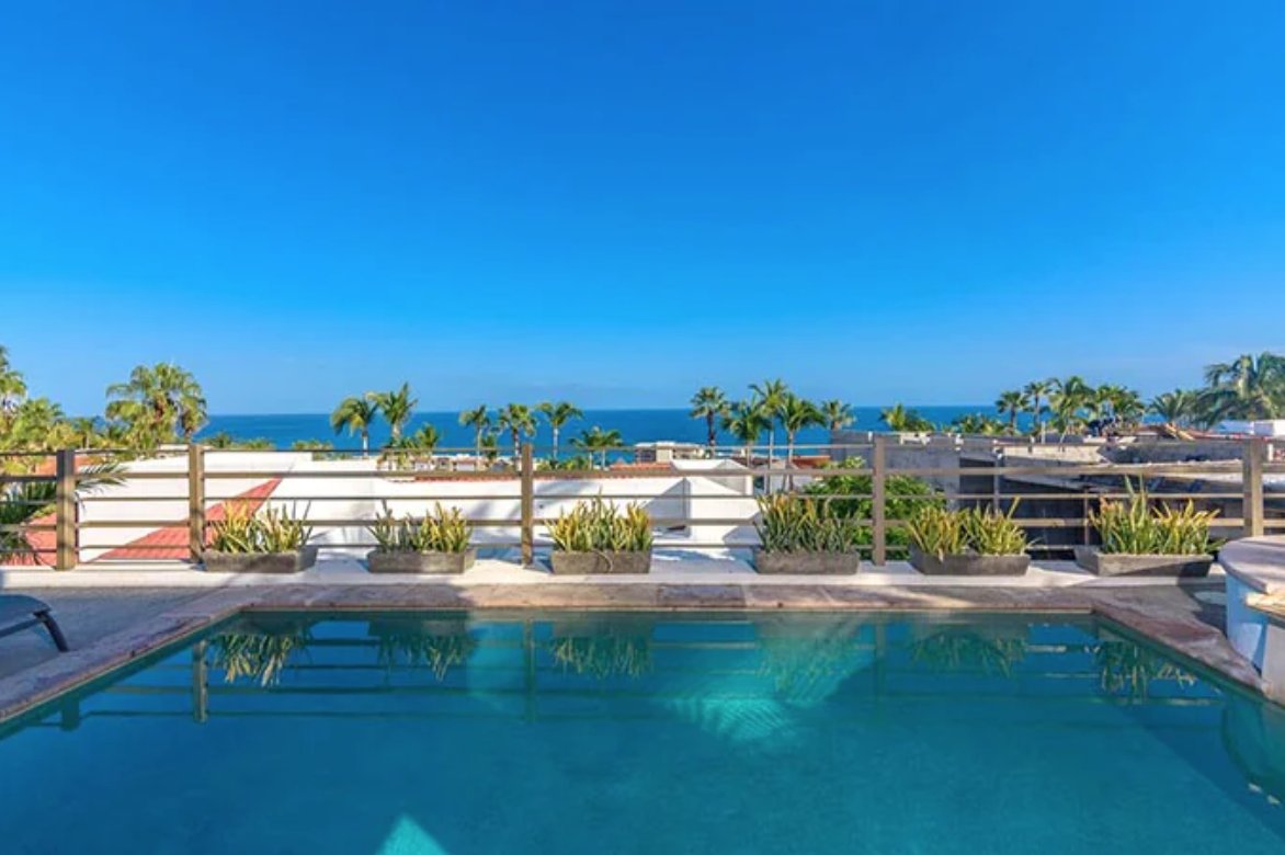 CaboREMagazine's tweet photo. Located in the highly desirable, gated &amp; secure community of #LaJollaResidences in #SanJosedelCabo, #CasaGaleria is an expertly renovated &amp; reimagined 4 bedroom, 3 bath, two-story home w/180 degree views  from #PuntaGorda to #PalmillaPoint.  https://t.co/1K9khxtWuB @TheAgencyCabo https://t.co/MMId8roqfA