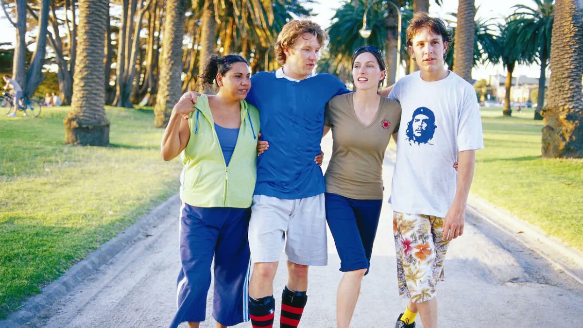 AACTA's tweet photo. It was #onthisday in 2001 when #TheSecretLifeofUs premiered on the small screen.
The series followed the ups-and-downs of a group friends navigating their twenties and thirties, and launched the careers of some Australia's most beloved actors π€© https://t.co/Edwv75x17q