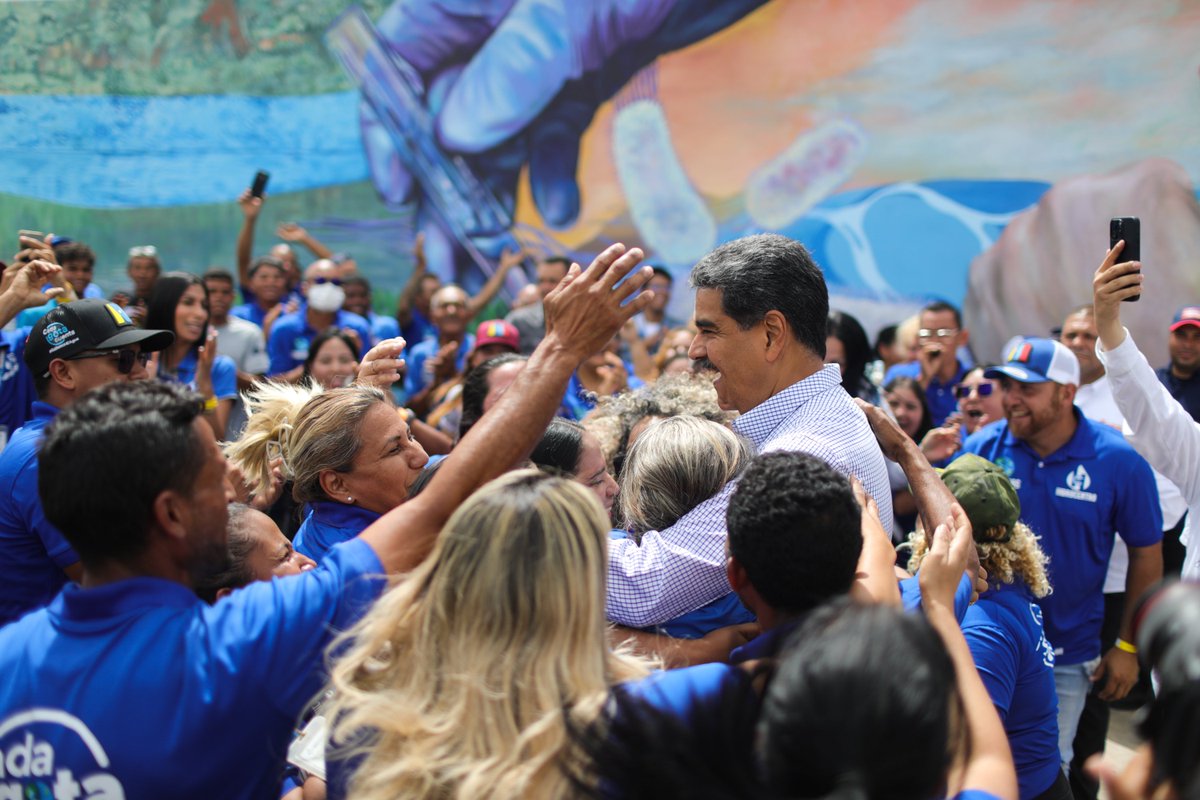 “Hoy estamos de fiesta porque vengo a supervisar  este Complejo Hidrológico Batalla de Carabobo, con la inversión que se ha hecho de la CAF, para mejorar la calidad del agua para las familias de Valencia, de Naguanagua, Tocuyito, Libertador".

Pdte. <a href="/NicolasMaduro/">Nicolás Maduro</a> 🇻🇪