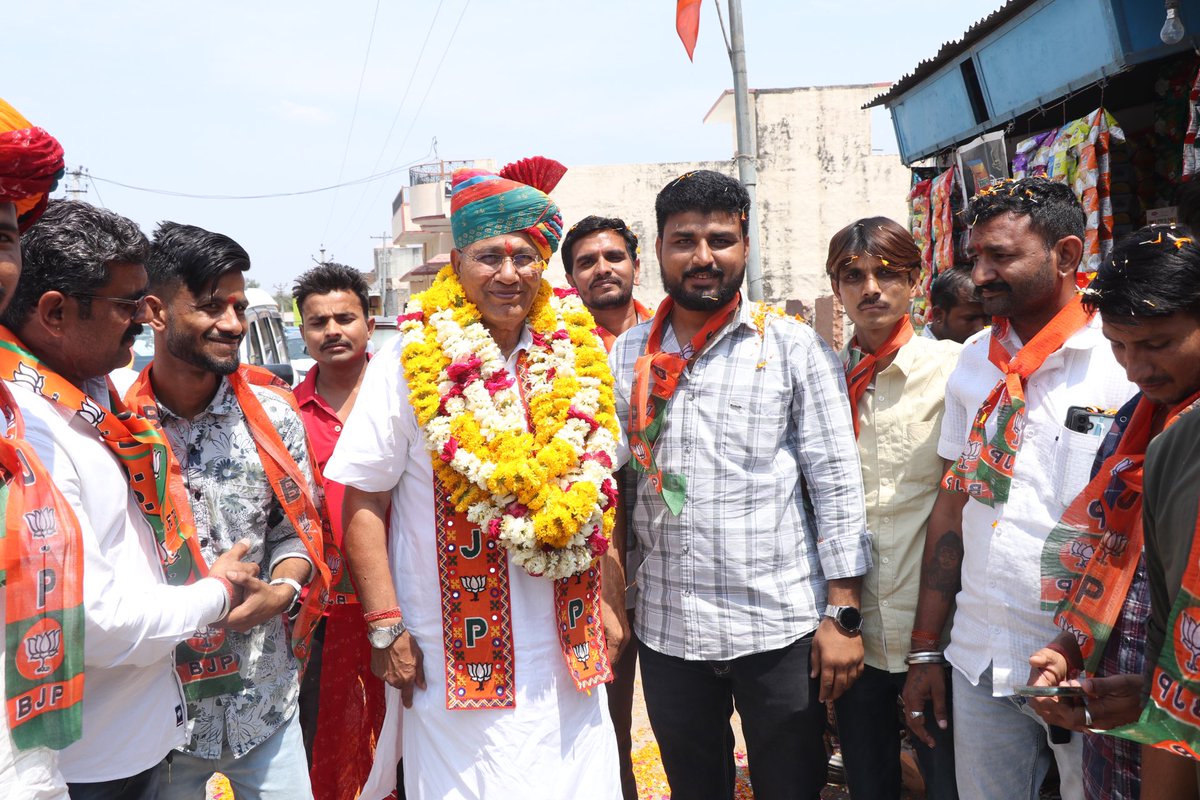 ashok97_bjp's tweet photo. पाली लोकसभा क्षेत्र से लोकप्रिय सांसद श्री @ppchaudharybjp जी को जन्मदिवस की हार्दिक बधाई एवं शुभकामनाएँ।

प्रभु श्रीराम जी से आपके उत्तम स्वास्थ्य एवं दीर्घायु जीवन की ��ंगलकामना करता हूँ।
@ppchaudharybjp https://t.co/CpuqzgynW9