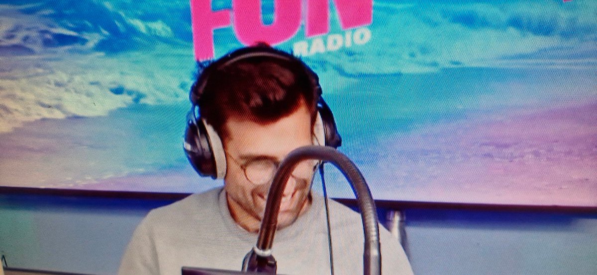 Bonjour la team du best of de #brunofunradio . Bon week-end à <a href="/DjeFun_Radio/">Jérôme Djé</a> et à toute l'équipe 😘