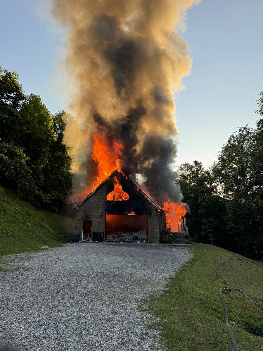 BellCoVolFD's tweet photo. Thur, July 11, 2024 7:29pm Bell Co Emergency Management toned out the BCVFD to a structure fire, Hances Creek.  The incident was reported as having propane tanks inside the house which presented additional hazards. https://t.co/U78GaUaSVX