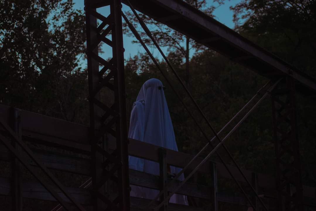 axoxocotzi's tweet photo. #Hexen..así es la #Niña y yo ay aja! Dicha cabina está al fondo del pasillo en eso llegué a la cabina pero algo me dijo #Asomate y si! Vi dicha niña pálida, con un camisón blanco y con rulos, la neta me saque de onda y me #EncerreEnLaCabina @clauzzen https://t.co/dBOjVjpRJf