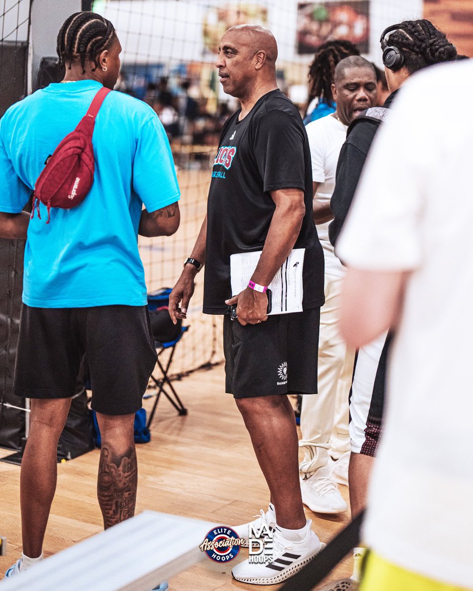 OpenGymP_Jake's tweet photo. College coaches present in early goings of the @madehoops x @EHACircuit 

Washington
LMU
UC Irvine
UC Davis
Buffalo
High Point
Seattle
UCSB
Menlo
Cal St Northridge
Idaho
San Diego
Cal St East Bay
Cal St LA
UC Santa Cruz
Linfield
Cal Poly Pomona
Biola 
Azusa Pacific
Willamette https://t.co/js1wvUZ52o