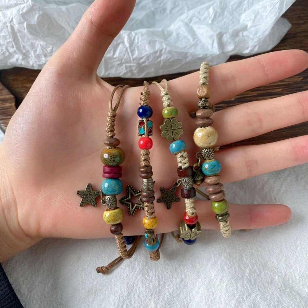 cute bracelet

— a thread
