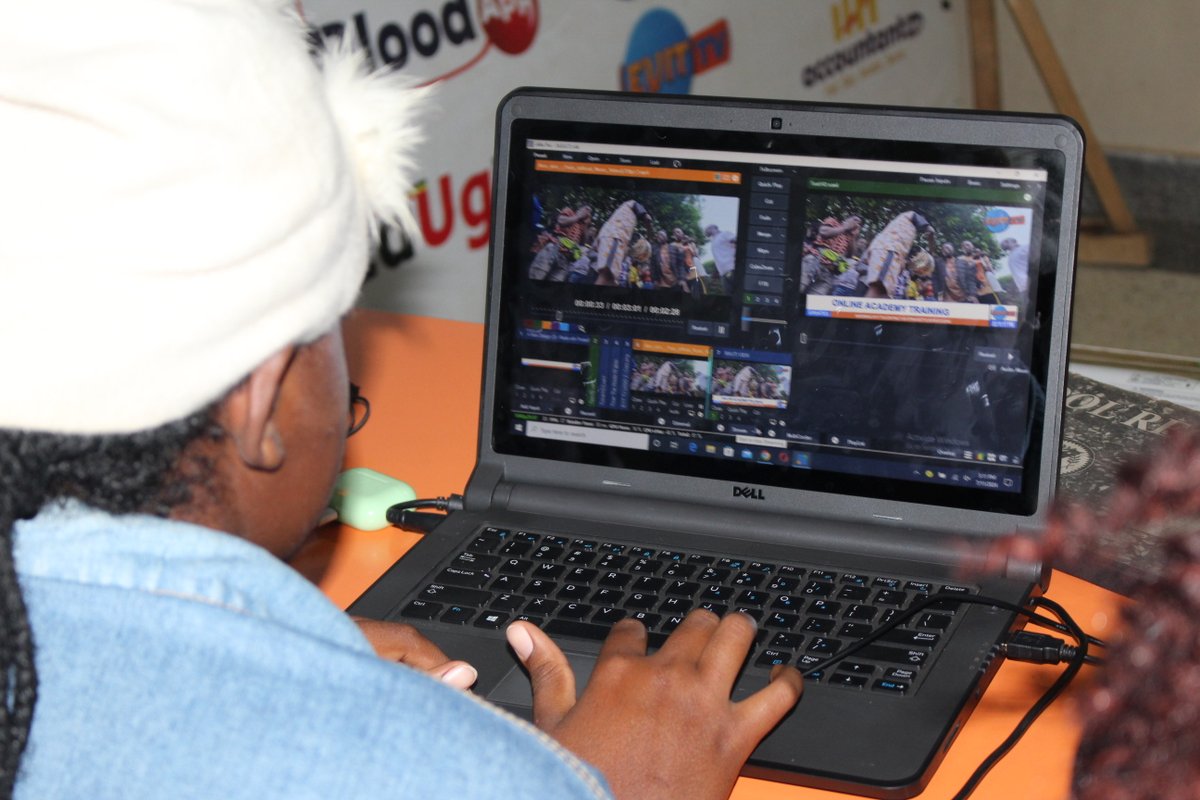 eyit_ug's tweet photo. So far so good!
students from @BishopStuartUni, @MISDSince1996, and Nyamitanga College of Business Studies are now able to livestream with OBS Studio and Vmix to broadcast on Facebook, YouTube, and Zoom under the guidance of @henrykabuga . 🎥 👏👏👏
#DIIP #EYITInternship #EYIT https://t.co/lhFBi4otEW
