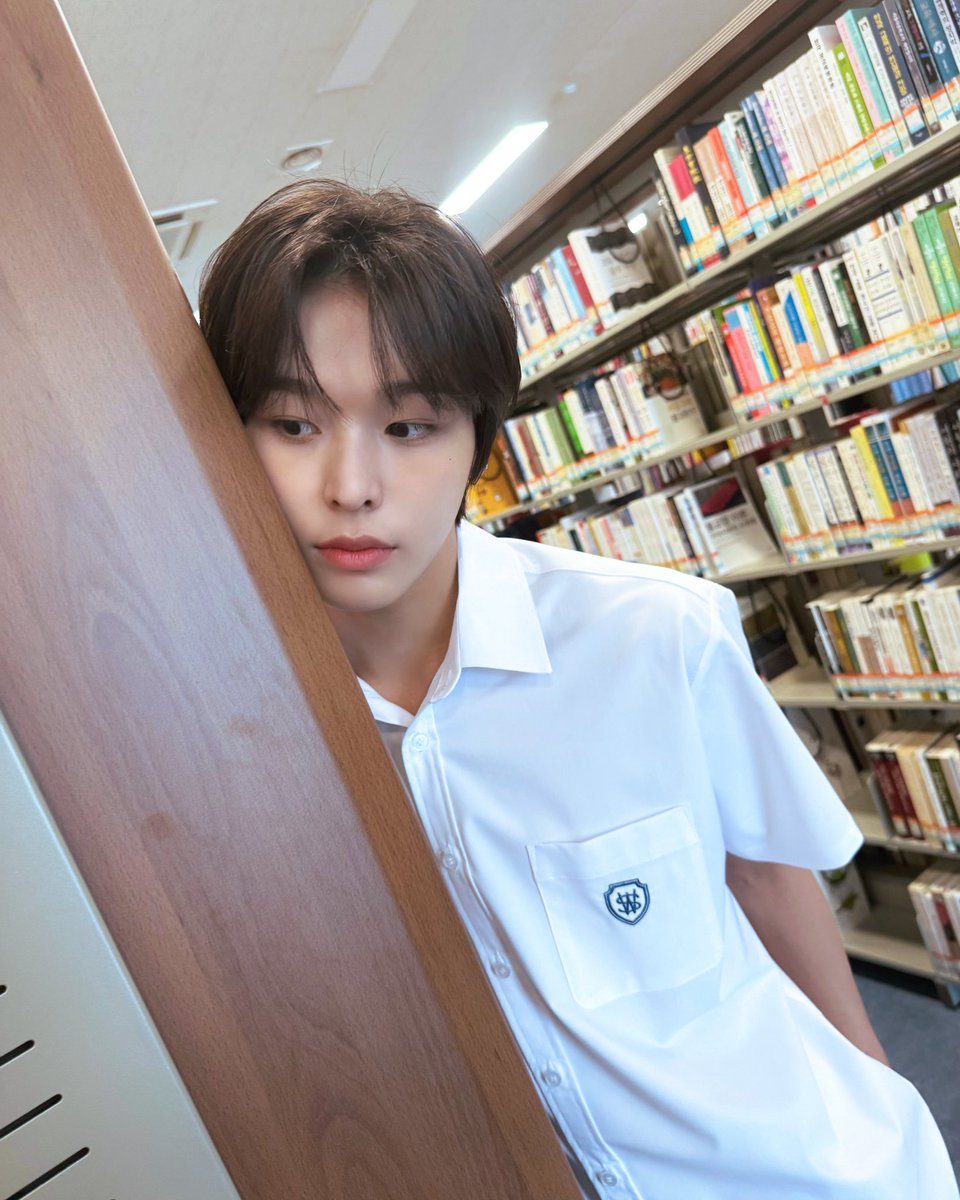 garugaroo's tweet photo. 도서관 https://t.co/7yFXbHP7Rq