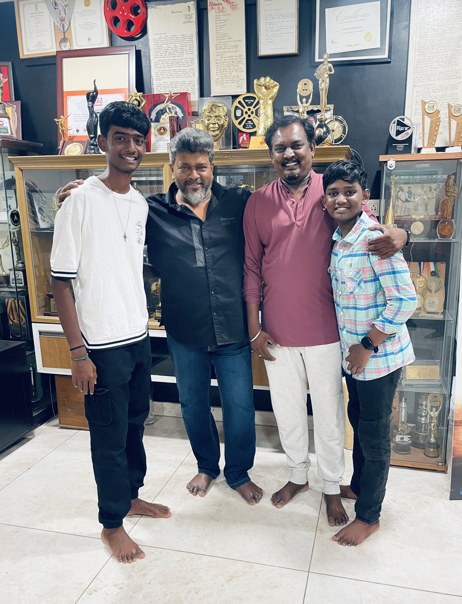 pkvirumandi1's tweet photo. நீங்கள் எங்கள் மீது கொண்ட அன்பும் ஆதரவும் இன்று வெளியாகும் TEENS மூலம் உங்களுடன் எங்கள் கலைப் பயணத்தில் மீண்டும் தொடர்கிறோம் 
பேரன்பும் பெரும் மகிழ்ச்சியும் நன்றியும் அண்ணா❤️❤️
@rparthiepan
@immancomposer
@dopgavemic
@k33rthana
@GenauRanjith
@lramachandran
@AdithyarkM https://t.co/S6Klw46wHR