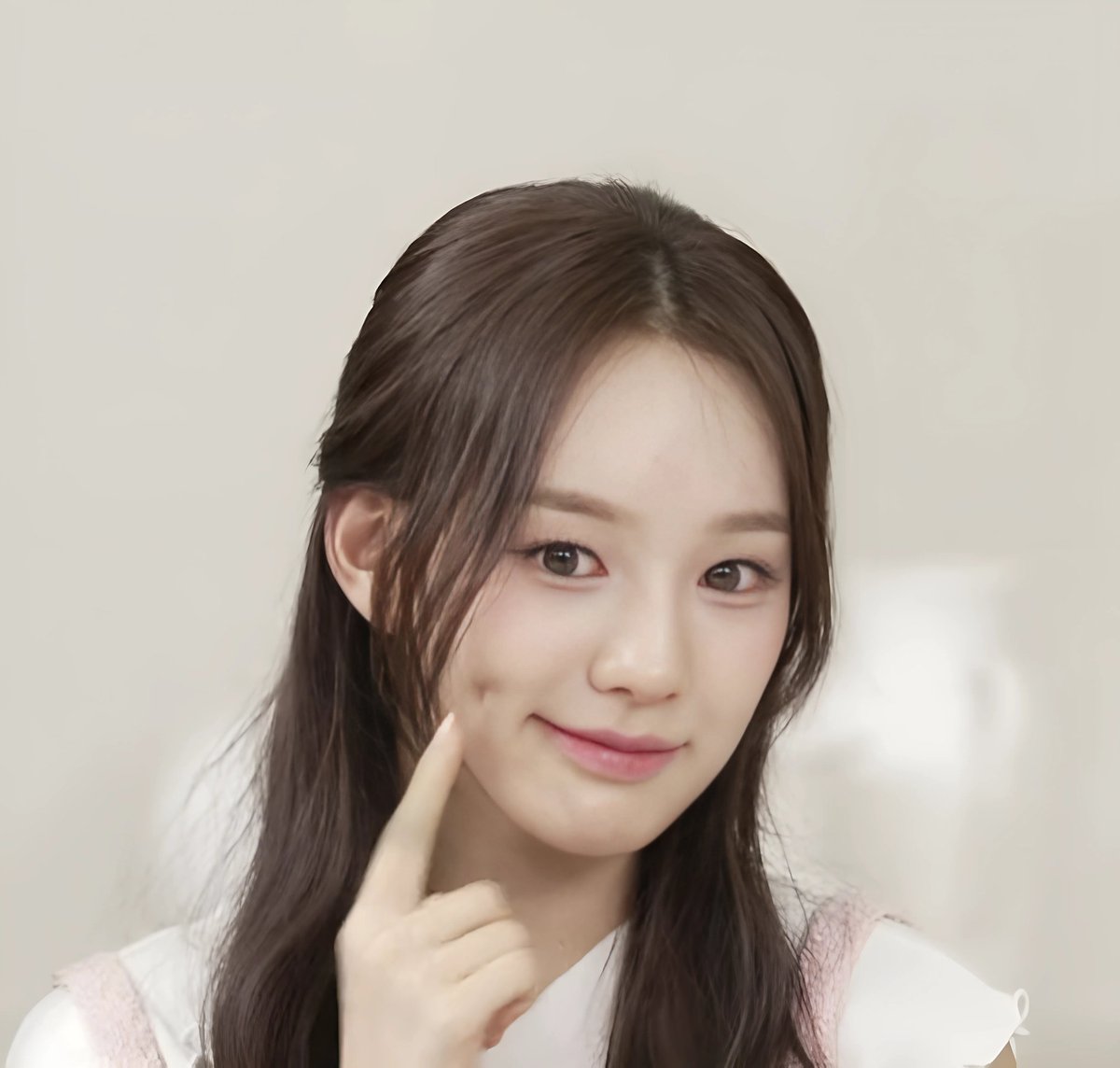 nazznizme's tweet photo. Ni anak cakep betullll 😭😭🫶🏻
#RYUSARANG #sarang #izna #iznaFirstLive https://t.co/CXROsidwLM