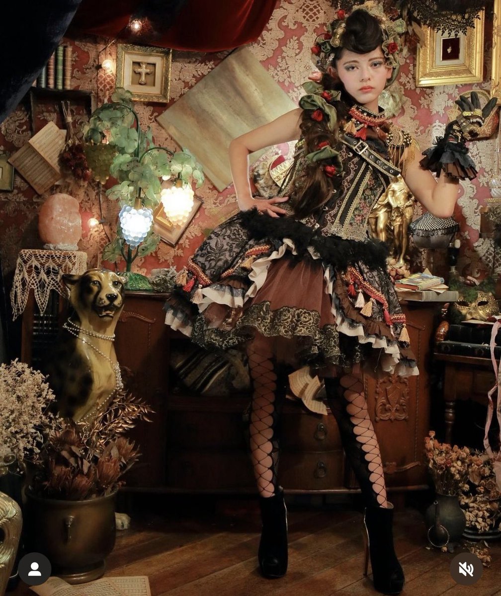 ちなみにこちらも以前
お譲りしたドレスを撮っていただいた作品です🙏
👸<a href="/KarinM43515055/">𝐊𝐀𝐑𝐈𝐍 𝐌𝐎𝐑𝐈𝐓𝐀</a> 
📷<a href="/Gakanome_Oo/">画家の目 Haru</a> 
こんな感じに使って頂けますとうれしいです🙏