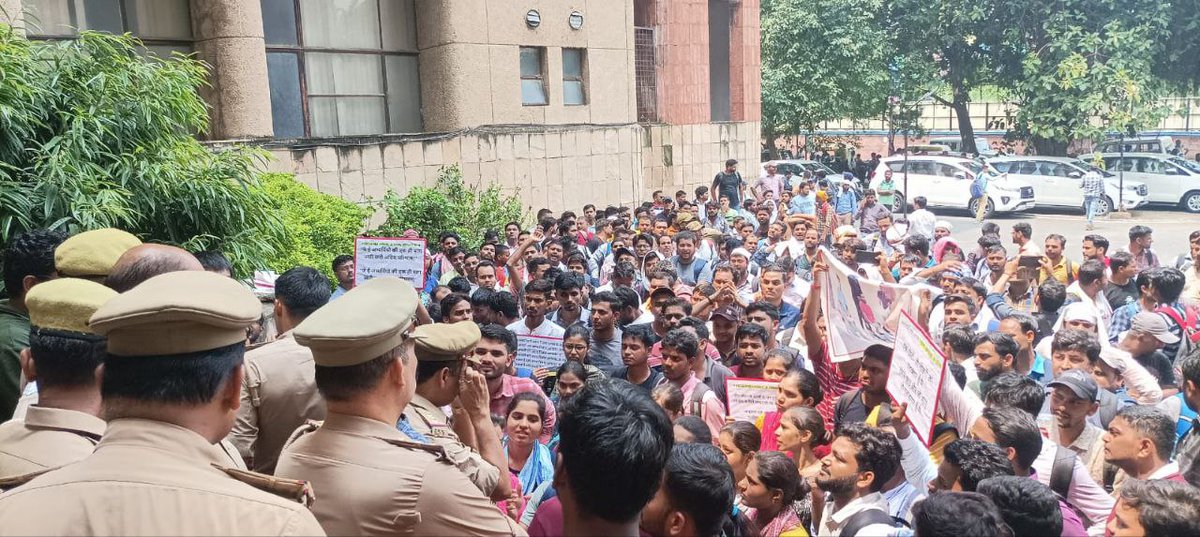 ergupta504's tweet photo. #RELEASE_UPSSSC_JE2018_RESULT
@mygiadityanath @myogioffice @UPGovt @ChiefSecy 
 @CMOfficeUP  @BJP4India @yadavakhilesh @INCIndia @INCUttarPradesh @samajwadiparty

विधानसभा  2017
लोकसभा  2019 
विधानसभा  2022
लोकसभा  2024 रिजल्ट जारी
JE 18 रिजल्ट कब 

#RELEASE_UPSSSC_JE2018_RESULT https://t.co/Jd9AfoqfT6