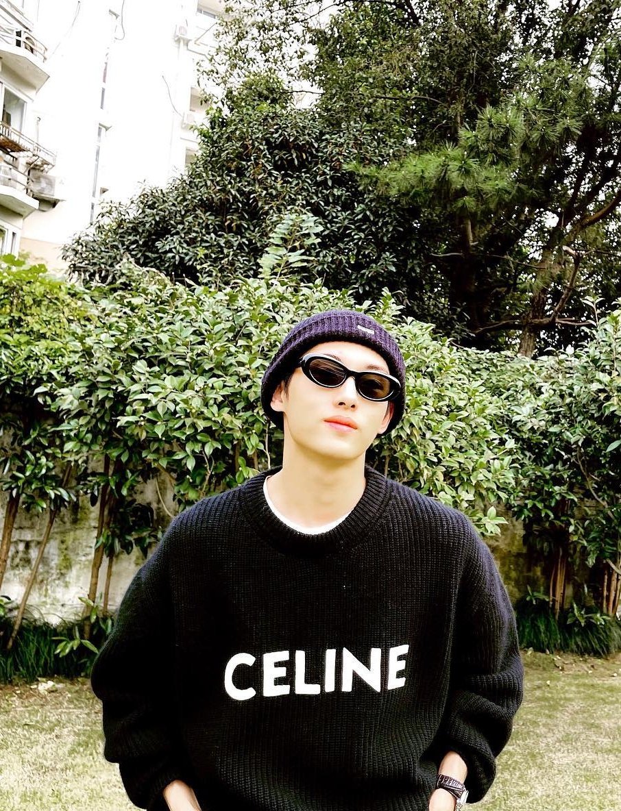 soonyunqi's tweet image. bro.. its you