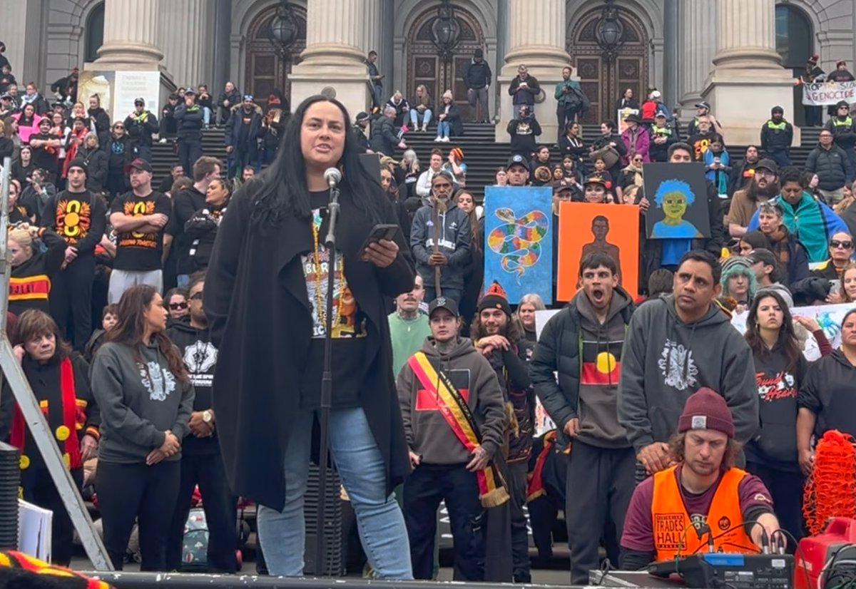 CroakeyNews's tweet photo. “My  message to you today is: We are ready. The Assembly is ready to sit down &amp; talk #Treaty. It’s now time to call on the Premier and lock in a date." First People’s Assembly cochair, Wamba Wamba, Yorta Yorta, Dhudhuroa and Dja Dja Wurrung woman @ngarra_murray #NAIDOC2024 #Naarm https://t.co/ArF3QDhfS7