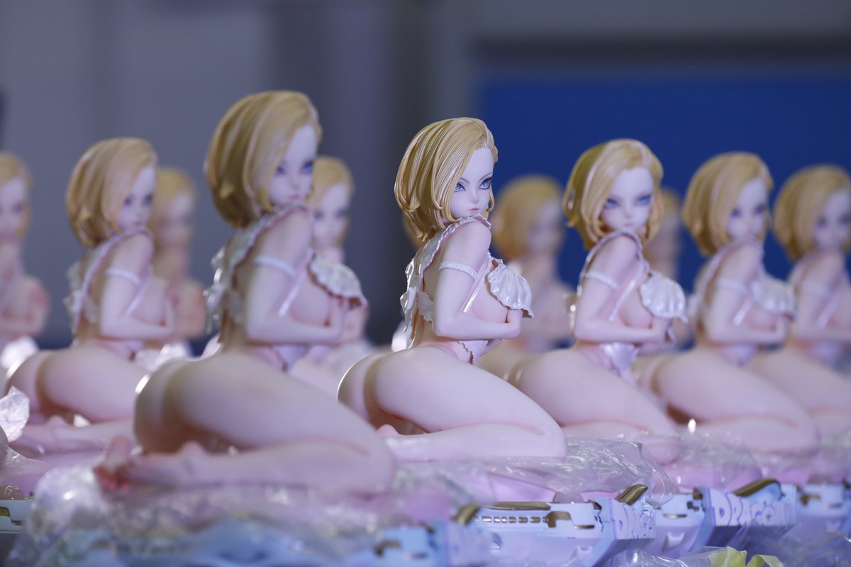 hamajippaR18's tweet photo. Lengshi (Faceted Pebble) Studio Android 18 2.0 PU ver 1/4 Release

【补款通知】
你不用拥有很多很多雕像，只要你找到属于你要的感觉
产品名称：人造人18号2.0版
【团队：棱石出品
【箱���尺寸：510*420*230
【比例： 1/4 pu版补款
【箱子重量： 约8kg
物流方式： 默认德邦 https://t.co/24Kc1yxJDQ
