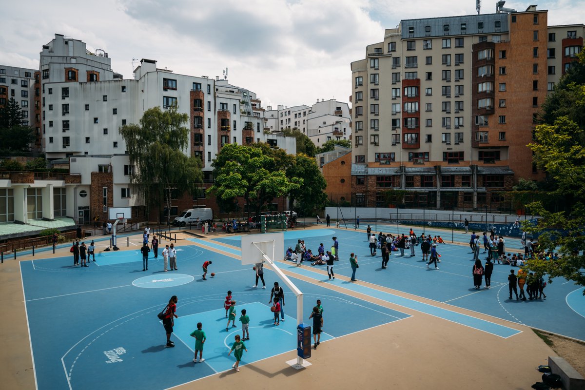 Yesterday, we celebrated the inauguration of our Paris HUB with 60 stations across 26 sports grounds, 13 zones de festivités Paris 2024, and Paris Plage. 🎉

Special thanks to <a href="/didierdrogba/">Didier Drogba</a>, <a href="/Paris/">Paris</a>, <a href="/Decathlon/">Decathlon</a> 🚀 🙏

Learn more about our project  👉 drive.google.com/file/d/1YoNvGP…