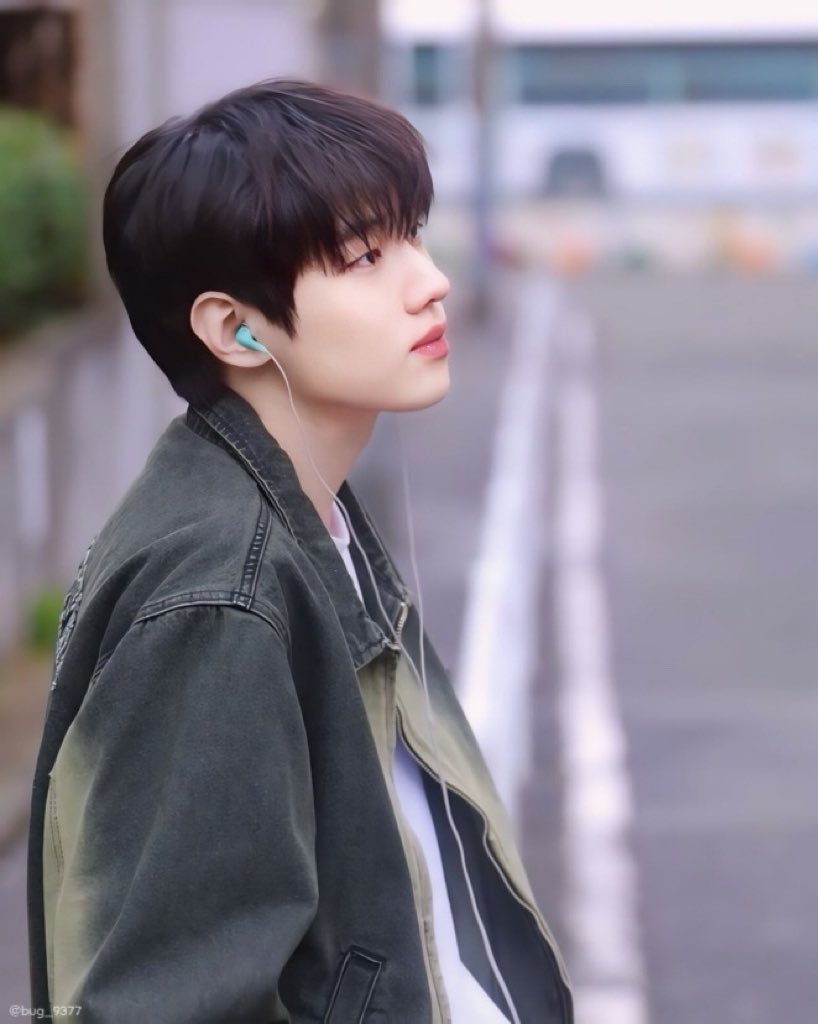 240712
JAECHAN 1st PHOTOBOOK 

좋다🤍☔️🎧

#재찬 #JAECHAN
#PIECE_OF_JC