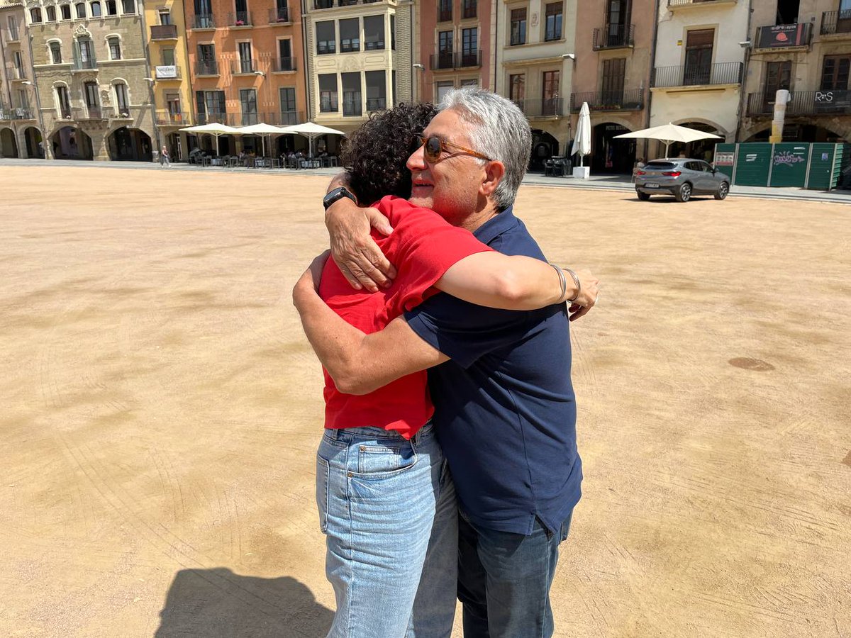 naciodigital's tweet photo. 🔴 En directe | Marta Rovira ja és a Vic, la seva ciutat natal, després de sis anys d'exili
Ho explica @Ferrancm
https://t.co/a5Z7GcLjuf https://t.co/begSeXlbCx