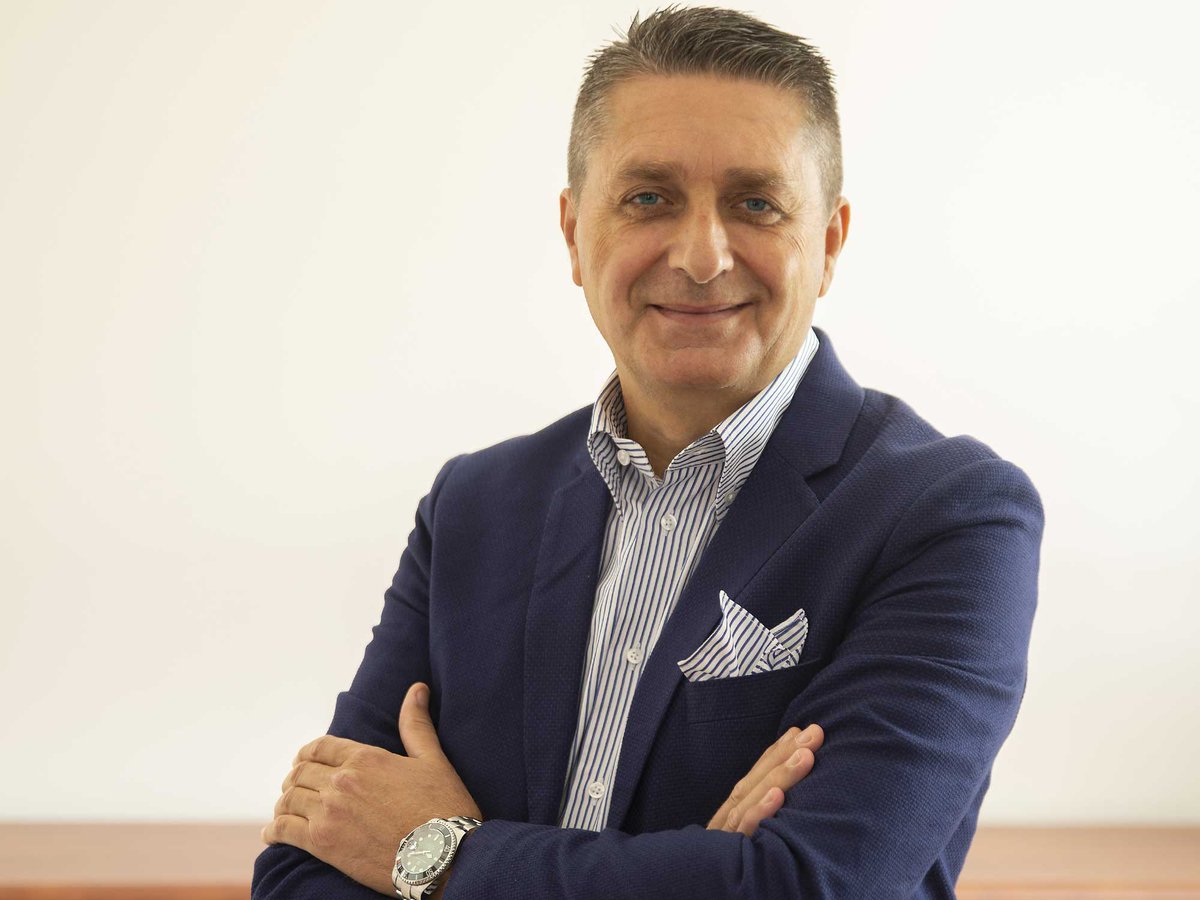 Roma 11 luglio 2024: 
Andrea Badursi, 57 anni, lucano, attuale Presidente della O.P. Asso Fruit Italia e Vicepresidente Vicario di Italia Ortofrutta dal 2015 è stato nominato, in data odierna, Presidente di Italia Ortofrutta Unione Nazionale.