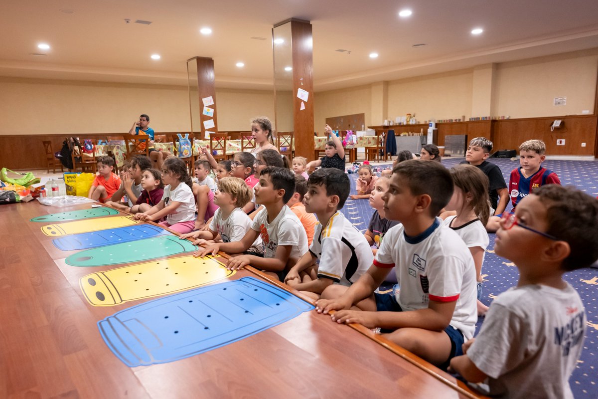 ¡Nuestros pequeños del equipo humano de #GFHoteles están disfrutando a lo grande en el #CampamentodeVerano! 

Los niños y niñas participaron en un taller educativo donde aprendieron a reducir, reutilizar y reciclar.