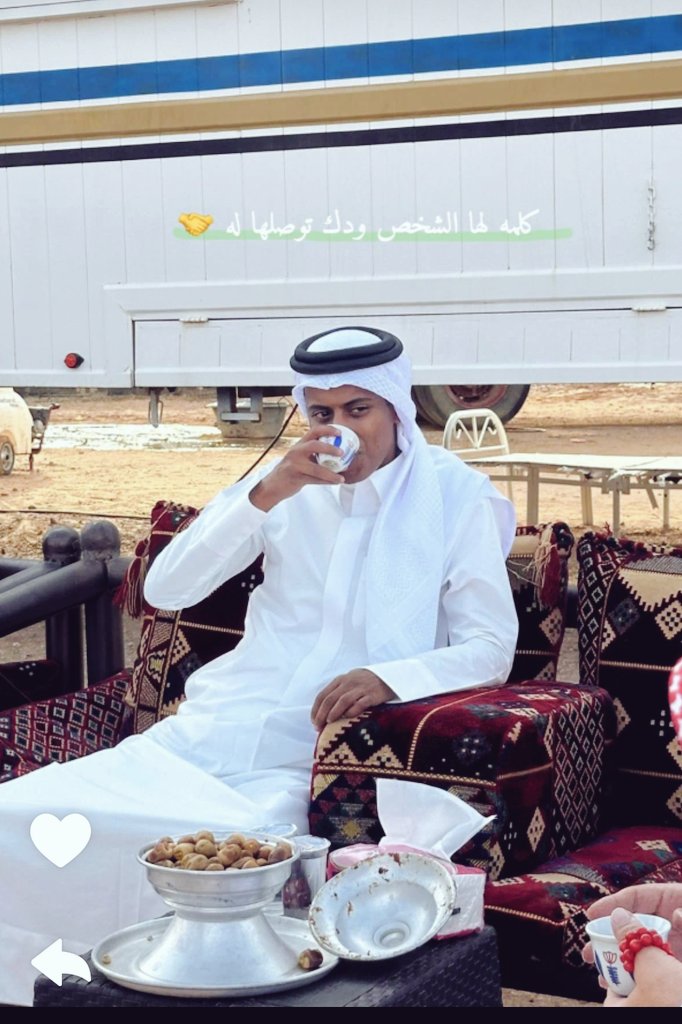 ylloo890's tweet photo. "ولا تدين بفضل إلا لشخص احتضن انكسارك بينما كان يمر الجميع فوقك بلا رحمة."  #قعيد https://t.co/GaqhAIxrIL