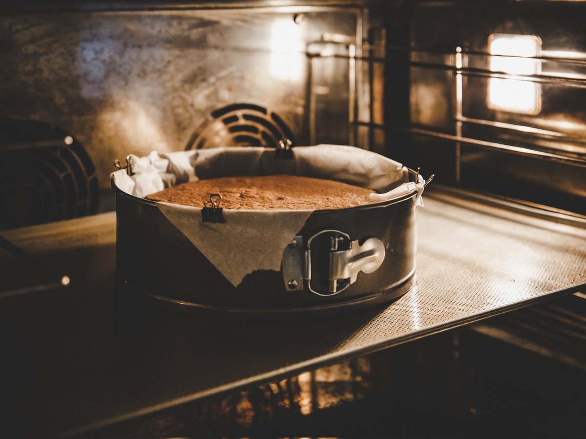 ConnyCosc's tweet photo. @bakedtoken ..  my biggest space cake is getting baked 😋 https://t.co/ey9f23Au8o
