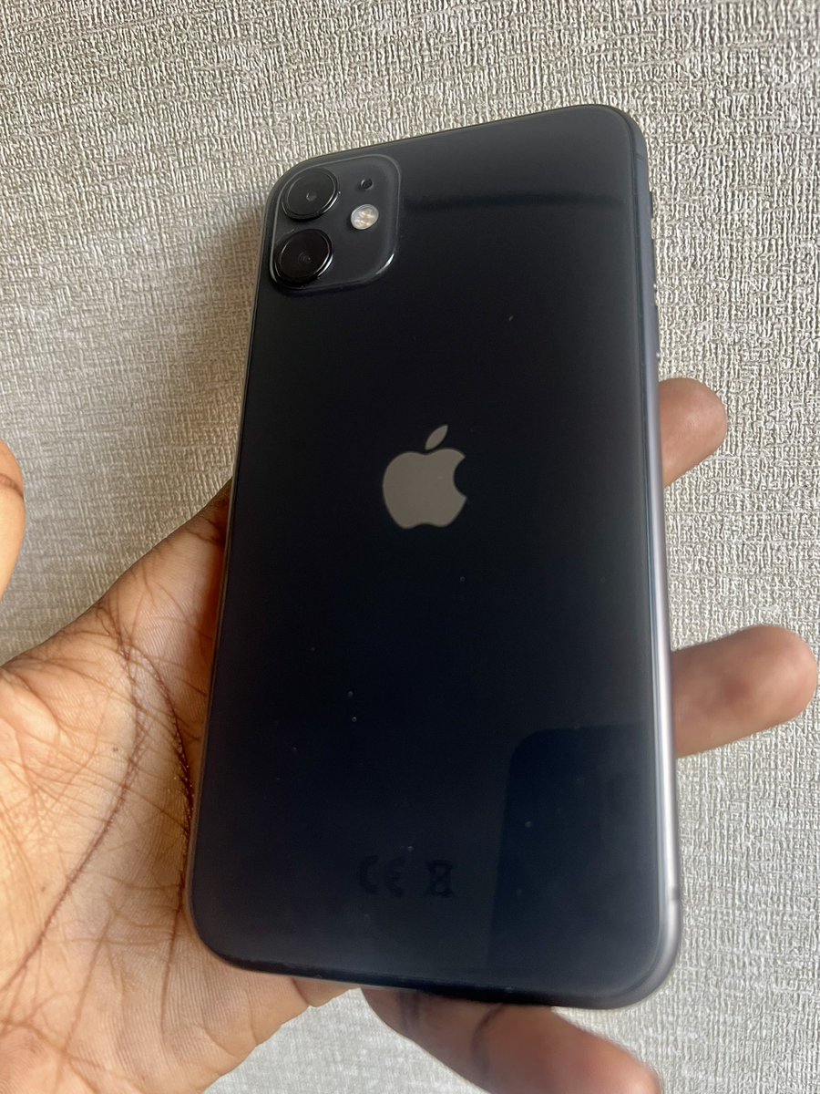 iPhone 11
64GB
97% 🔋life 
Face ID ✅
$280