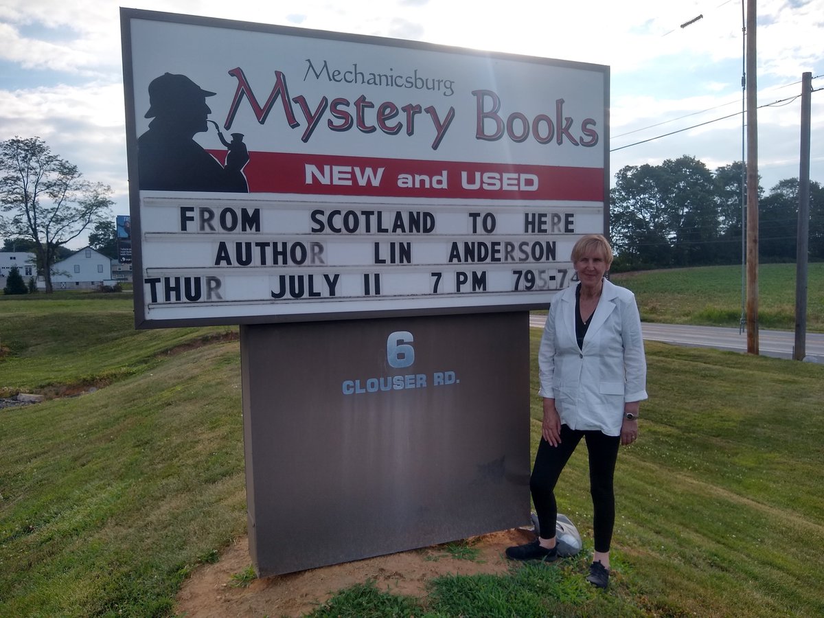 Wonderful event yesterday evening at the Mechanicsburg Mystery Book Shop 📚🇺🇲 #Mystery #CrimeFiction #BloodyScotland