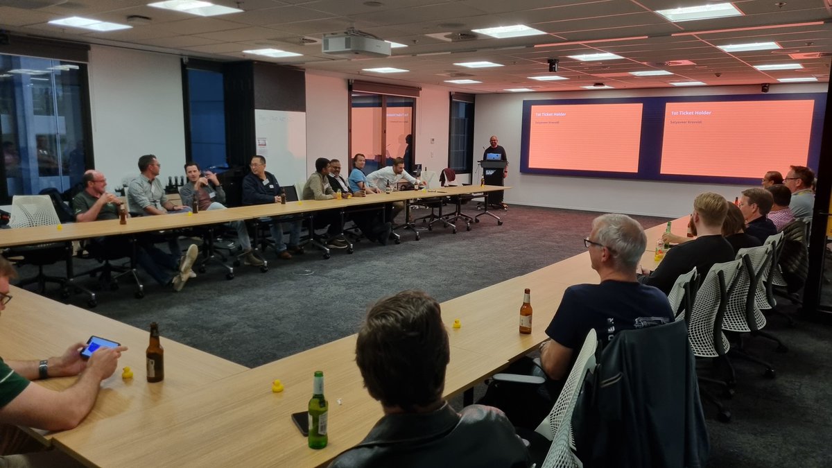 mauriciolauffer's tweet image. SAP Inside Track Brisbane! Friday night, pizza, beers and a great chat around the future of SAP Development. Thanks community 😊
#sap #sapinsidetrack #sit #bne #technight @SAPCommunity