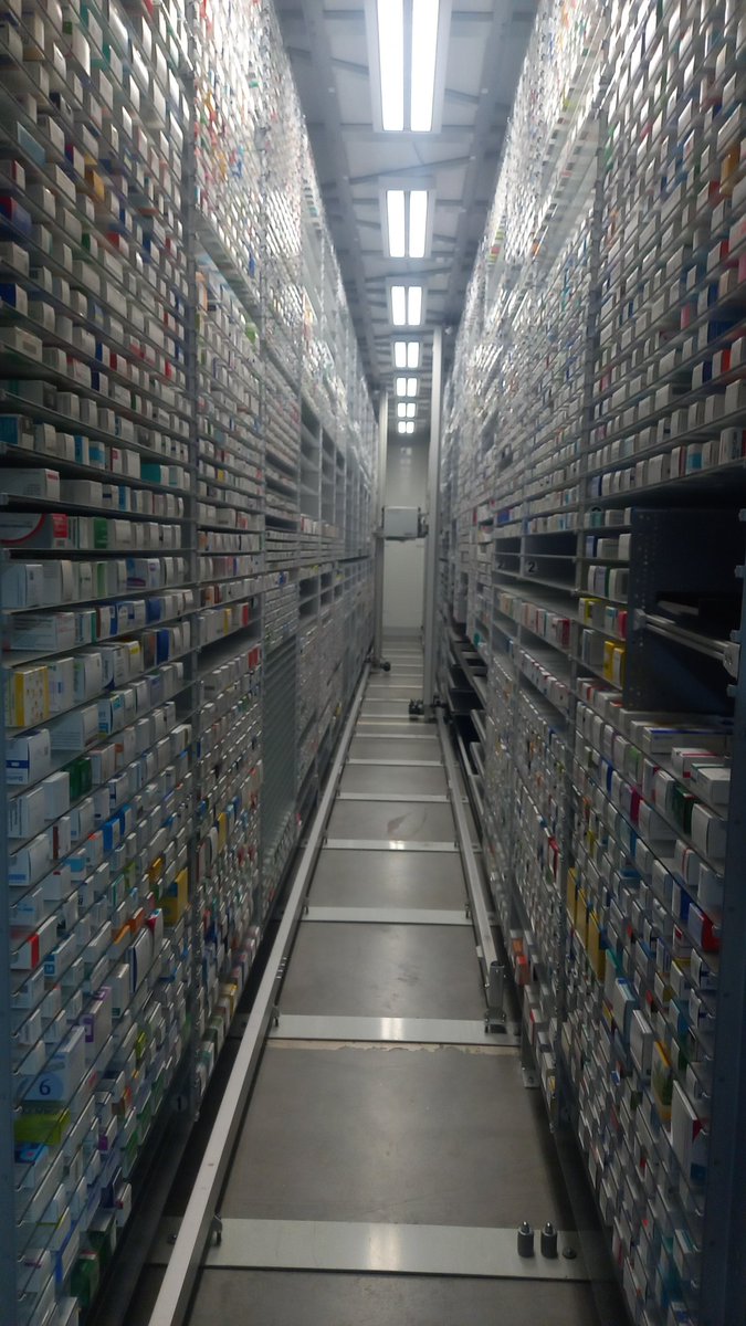 einzimp's tweet photo. @Chefstrobel Servicetechniker im Bereich Pharmazie
Fahre für Wartungen/Reparatur und Umbauten zu Apotheken und Großhändler die unsere Automatischen Komissionierer haben.

Die dinger Lagern alles Automatisch ein und aus mit Verfall, Anzahl und co. https://t.co/RCXUUjlw3Y
